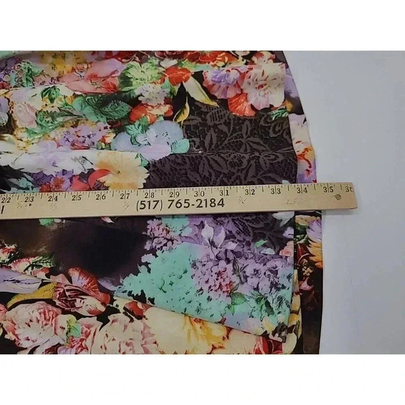 Betsey Johnson Fit and Flare Dress Women's SIze 4 All Over Floral Print Pleaded - Picture 7 of 7